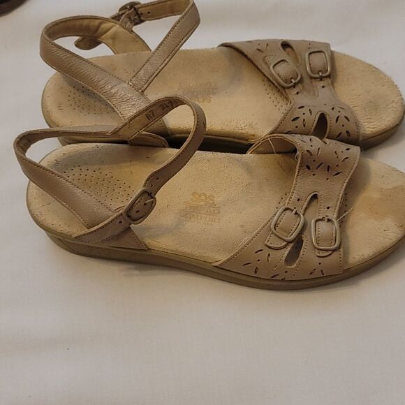 SAS White Duo Tripad Sandals w Adjustable Straps size 8.5 - Picture 1 of 9